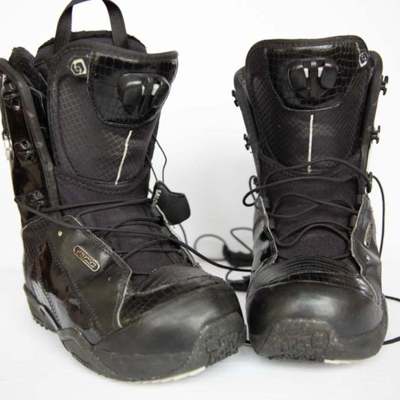 Gently used Salomon snowboard boots - Picture 2 of 13